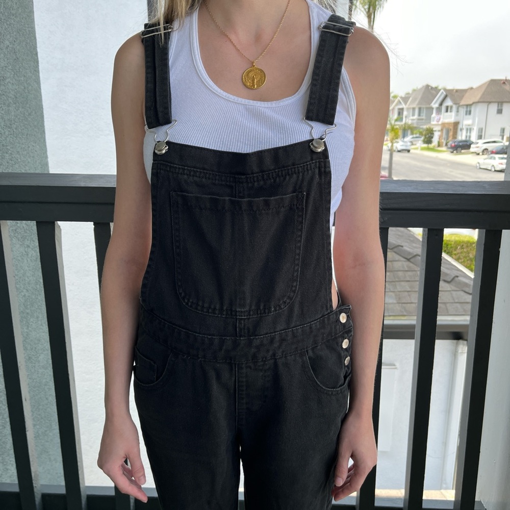 Forever 21 womens size small black overalls - Picture 3 of 8